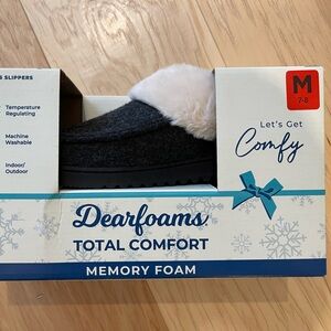 NIB Dearfoams Total Comfort Memory Foam Women's Slippers size Medium (7-8)